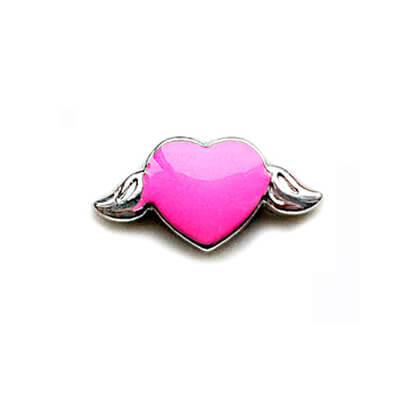 Corazón rosado con vuelos