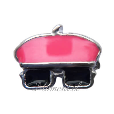 Boina con lentes de sol