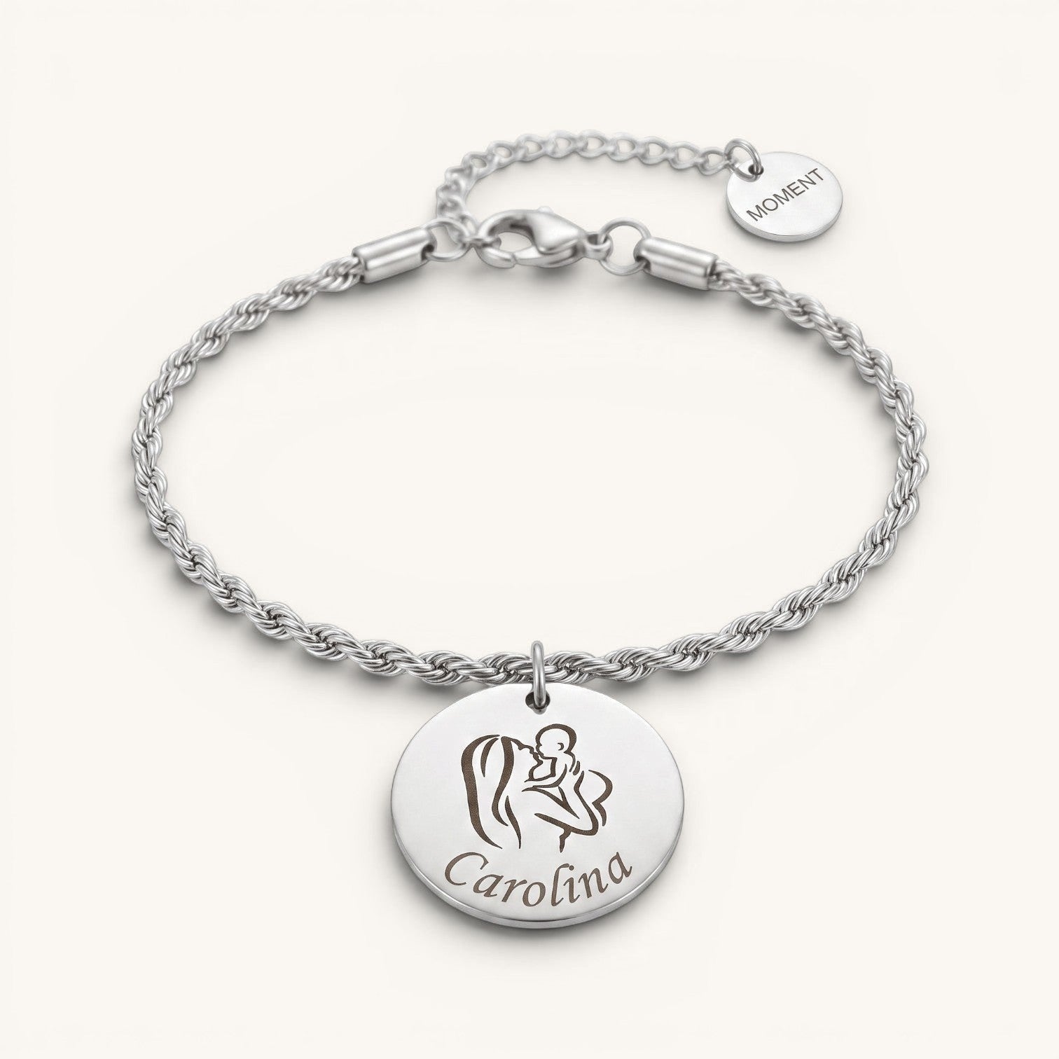 Pulsera Moment de acero inoxidable con cadena de cuerda y medalla redonda personalizada con grabado de madre e hijo.